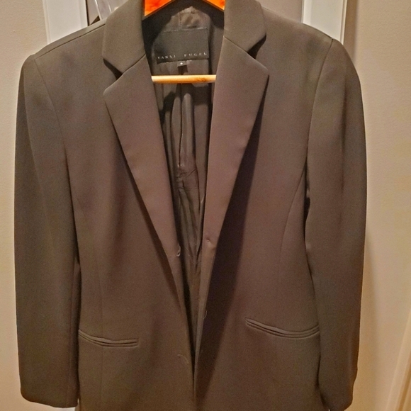 Yansi Fugel Jackets & Blazers - Yansi Fugel 3 Button Blazer Size 8